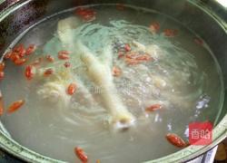 沙参枸杞鸡汤的做法图解6
