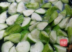 木耳丝瓜虾饺汤的做法图解4