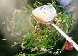 猪耳朵豆角炒肉丝的做法图解8