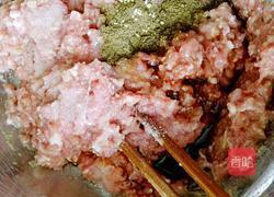 白菜芹菜猪肉饺子的做法图解3