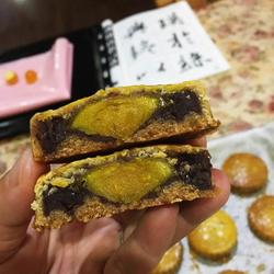 豆沙蛋黄月饼的做法[图]