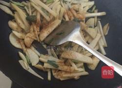 土豆炒辣椒的做法图解4