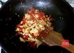 红辣椒炒鸡蛋的做法图解7