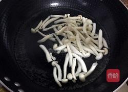 蚝油炒海鲜菇的做法图解2