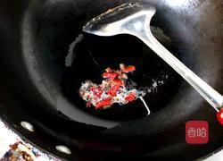 蒜薹五花肉的做法图解3