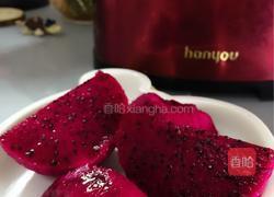 红心火龙果面条的做法图解1