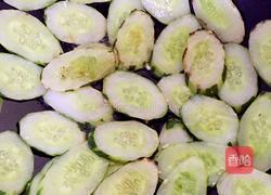 紫苏煎黄瓜的做法图解2