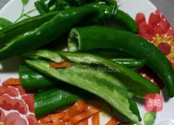 青椒炒鸭胗的做法图解2