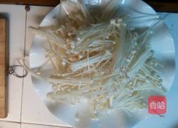 凉拌金针菇的做法图解1