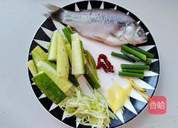 青瓜鲫鱼汤的做法图解2