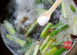 青瓜鲫鱼汤的做法图解9