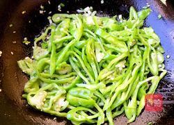 尖椒炒鸡蛋的做法图解8