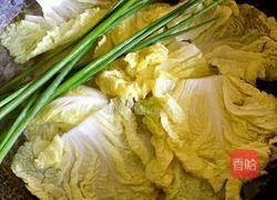 娃娃菜裹肉卷的做法图解1