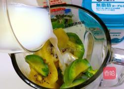 牛油果苹果酸奶奶昔的做法图解3