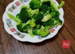 隔壁家的西蓝花的做法图解1