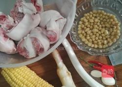 猪蹄汤的做法图解1