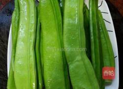 刀豆炒瘦肉的做法图解1