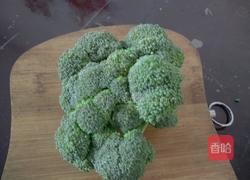 炒红椒西兰花的做法图解1