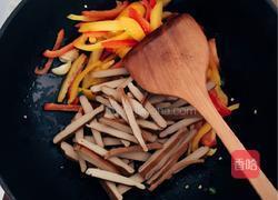 家常彩椒炒豆干的做法图解3