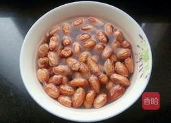 老醋泡花生米的做法图解1