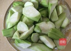 丝瓜炒鸡蛋的做法图解1