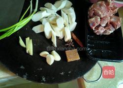 红烧山药排骨的做法图解1