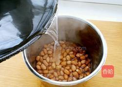 老醋花生米的做法图解2