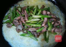 芦笋里脊鸡蛋饼的做法图解8