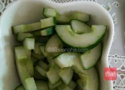 黄瓜腰果炒虾仁的做法图解3