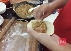 Illustration of how to make cabbage and pork pie 20