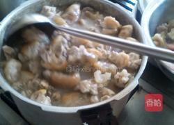 红酸猪脚的做法图解1