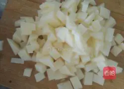 Illustration of braised golden steamed buns 4