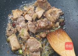 排骨炖酸菜的做法图解3