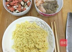 炒方便面的做法图解1