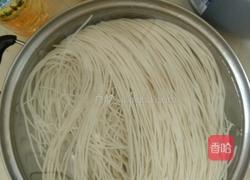 海鲜煮粉干的做法图解1
