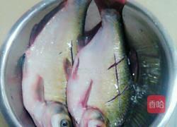 豆腐烧鯿鱼的做法图解1