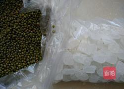 冰糖绿豆汤的做法图解1
