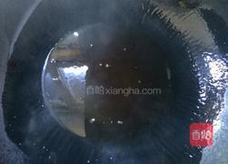 酸菜炖鲫鱼的做法图解5