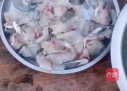 丝瓜鱼片粥的做法图解2