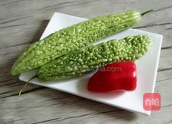 辣椒炒苦瓜的做法图解1