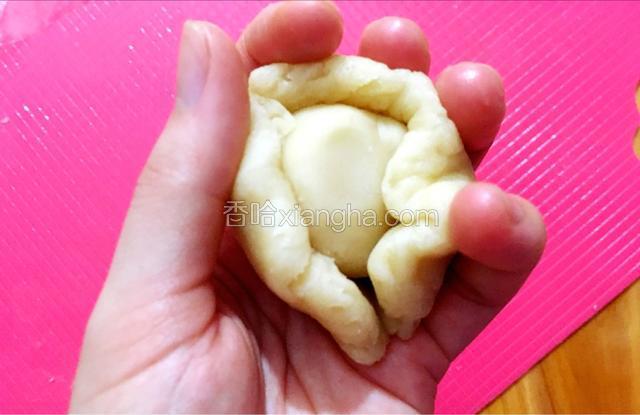 包好捏紧收口