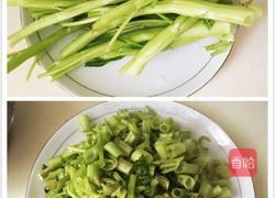 炝空心菜杆的做法图解1