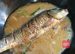 家常炖鲤鱼的做法图解3