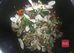火腿炒鸡枞的做法图解8