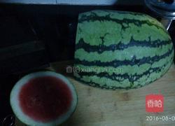 自制西瓜汁的做法图解1