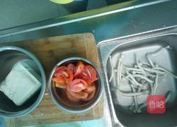 番茄豆腐汤的做法图解1