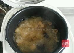 红枣桂圆银耳汤的做法图解5