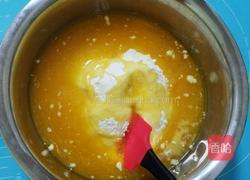 香酥黑芝麻桃酥的做法图解3