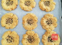 香酥黑芝麻桃酥的做法图解7