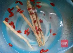 沙参枸杞排骨汤的做法图解2